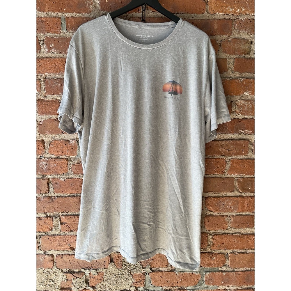 Vineyard Vines Island T Shirt Men's 2XL Gray Short Sleeve Sunset Sailboat